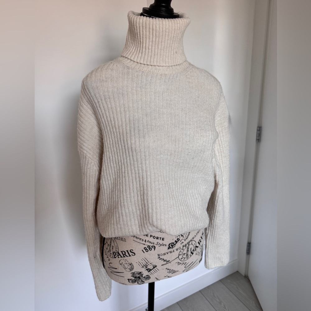 H&M Cream Ribbed Turtleneck Sweater